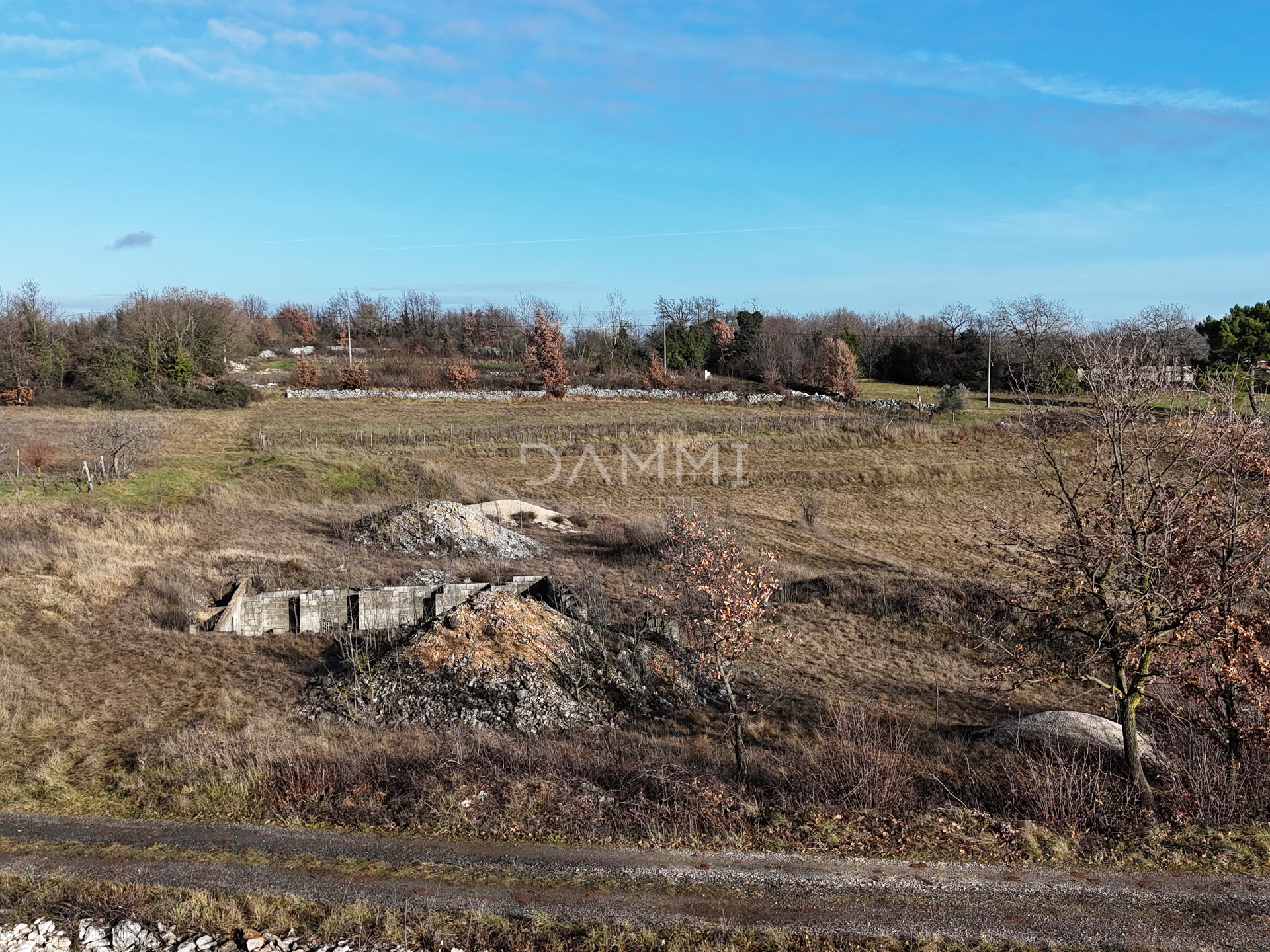 ISTRIA, ŽMINJ - Secluded building land 1255 m2