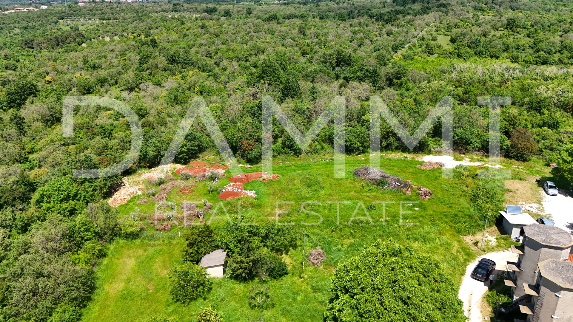 ISTRA, BUJE - Baugrundstück 660 m2 nicht weit vom Zentrum entfernt