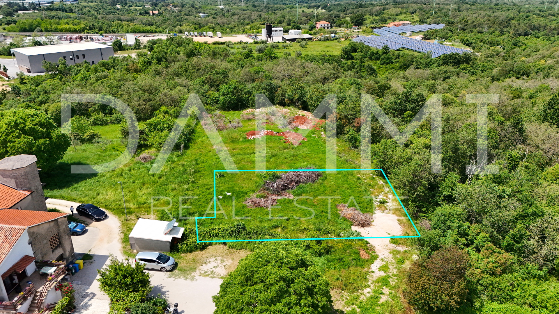 ISTRA, BUJE - Building land 660 m2 near the center