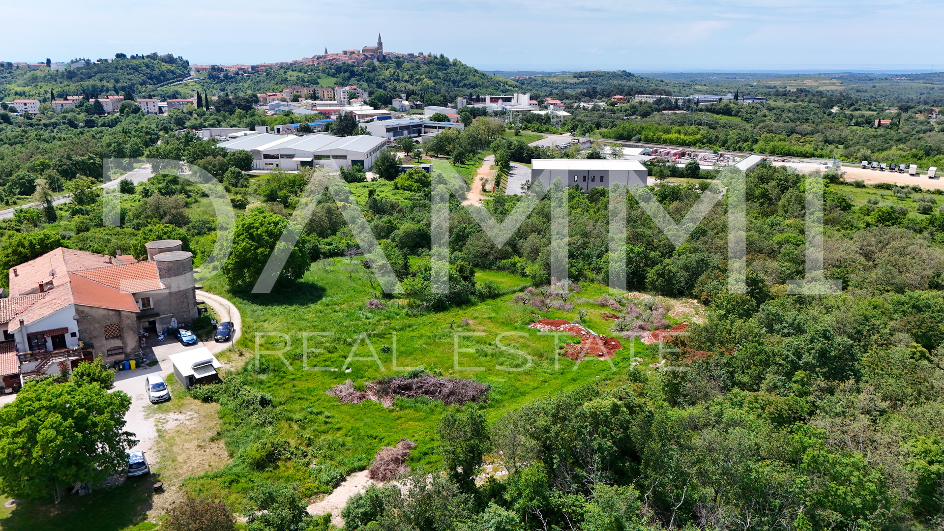 ISTRA, BUJE - Building land 660 m2 near the center