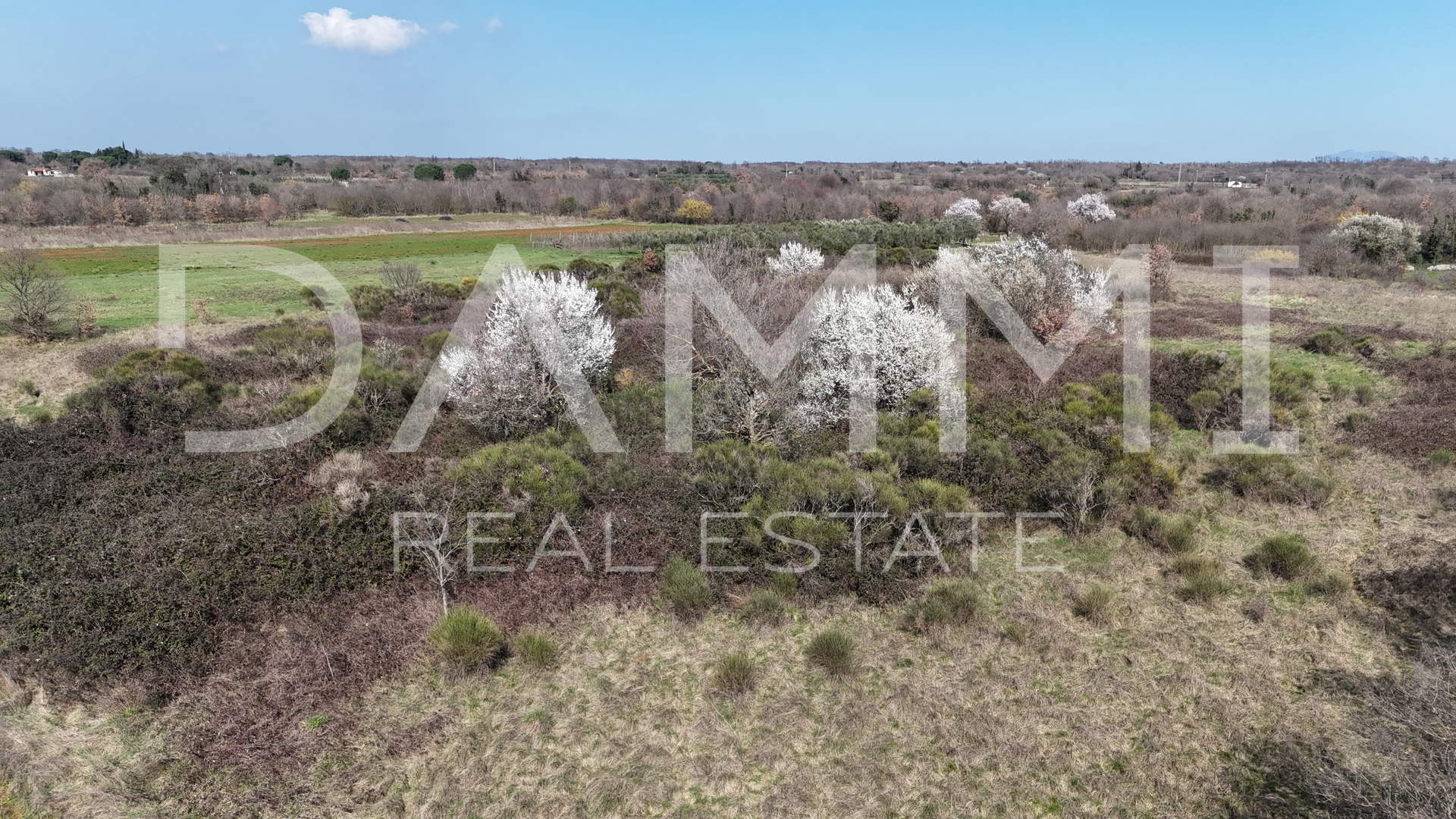 Istra&comma; Mar&ccaron;ana - terreno edificabile in zona industriale