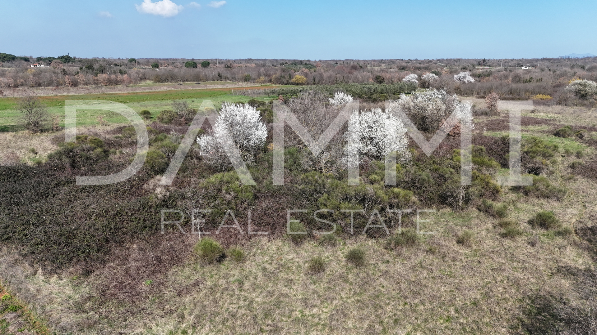 Istra&comma; Mar&ccaron;ana - terreno edificabile in zona industriale