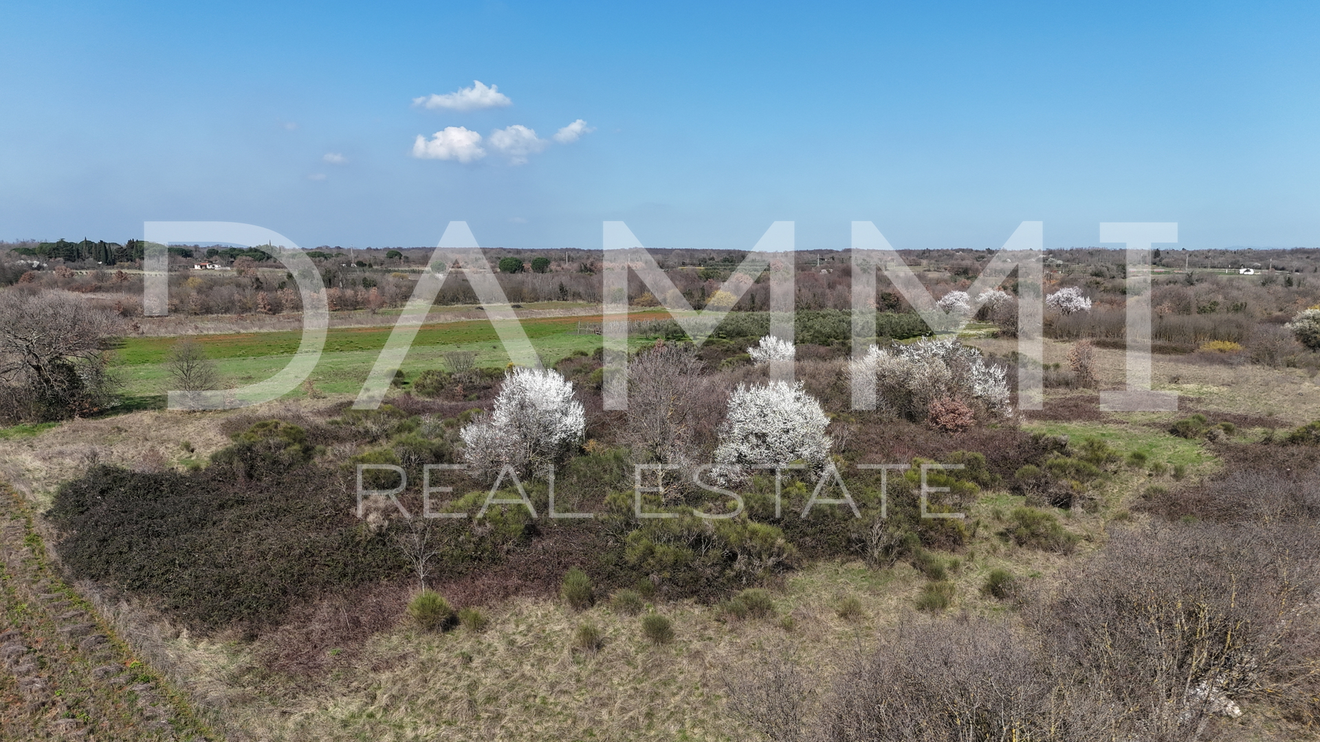 Istra&comma; Mar&ccaron;ana - terreno edificabile in zona industriale