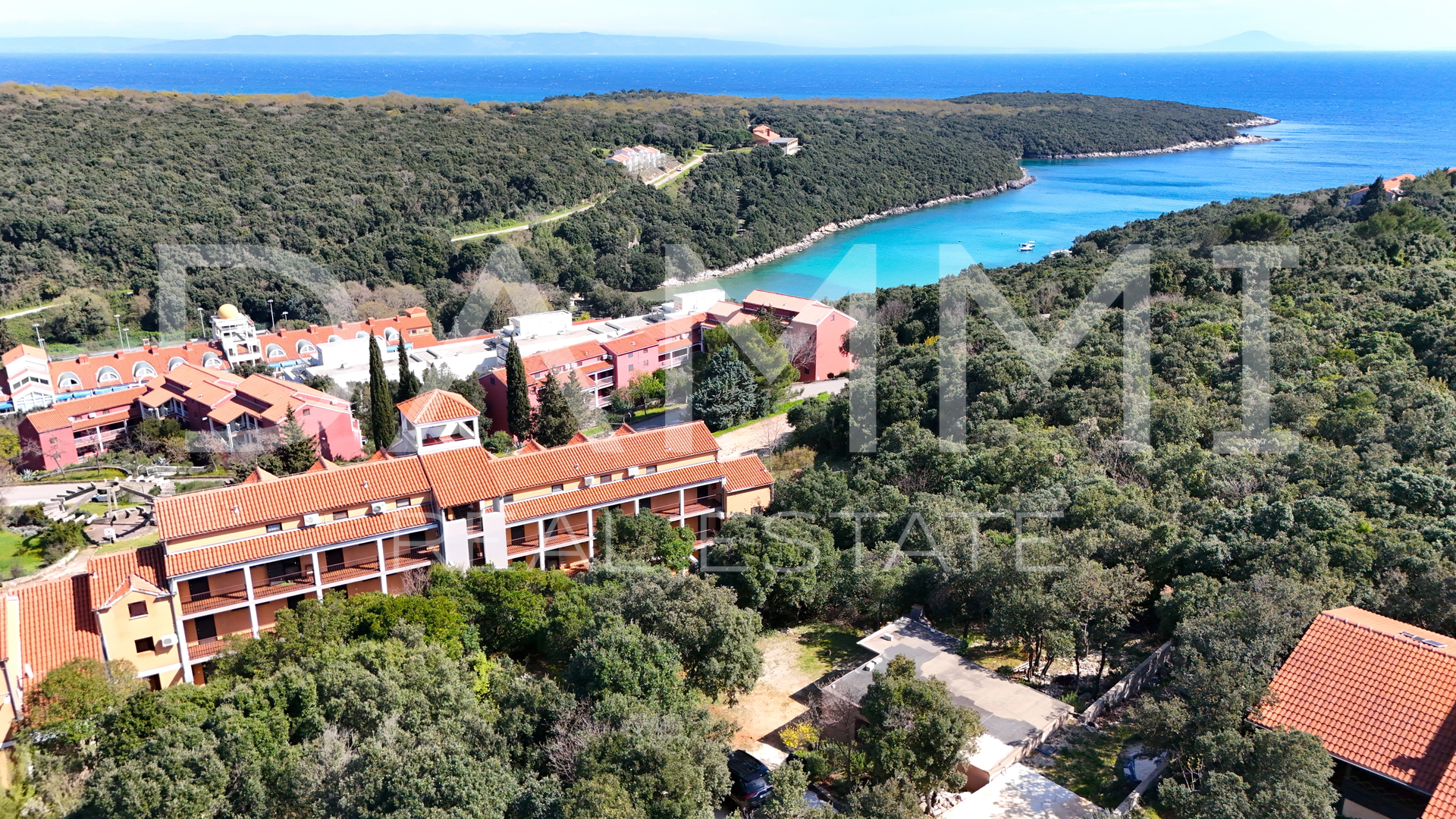 ISTRA, DUGA UVALA – Baureifes Grundstück 392 m²