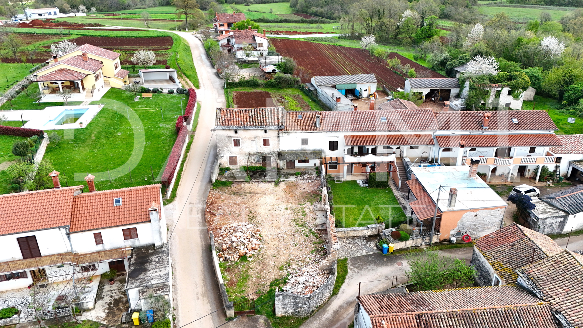 ISTRA, ŽMINJ - Casa in pietra con cortile di 500 m2