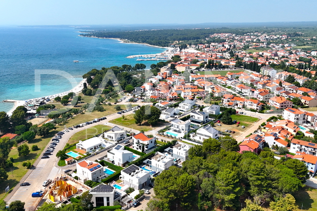 ISTRA, FAŽANA - Građevinsko zemljište za izgradnju 3 stana