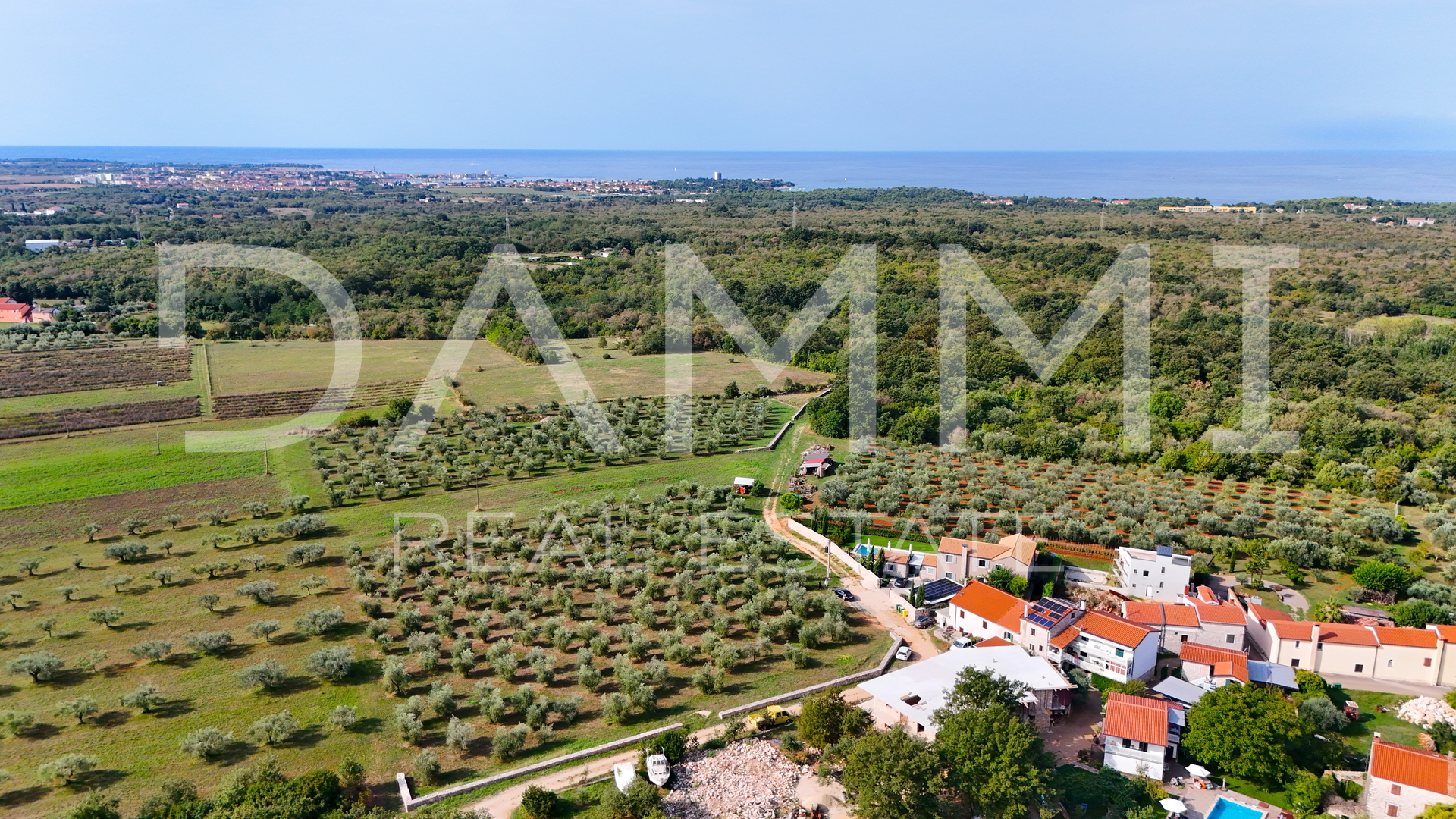 ISTRA, UMAG - Građevinsko zemljište 3 km od mora