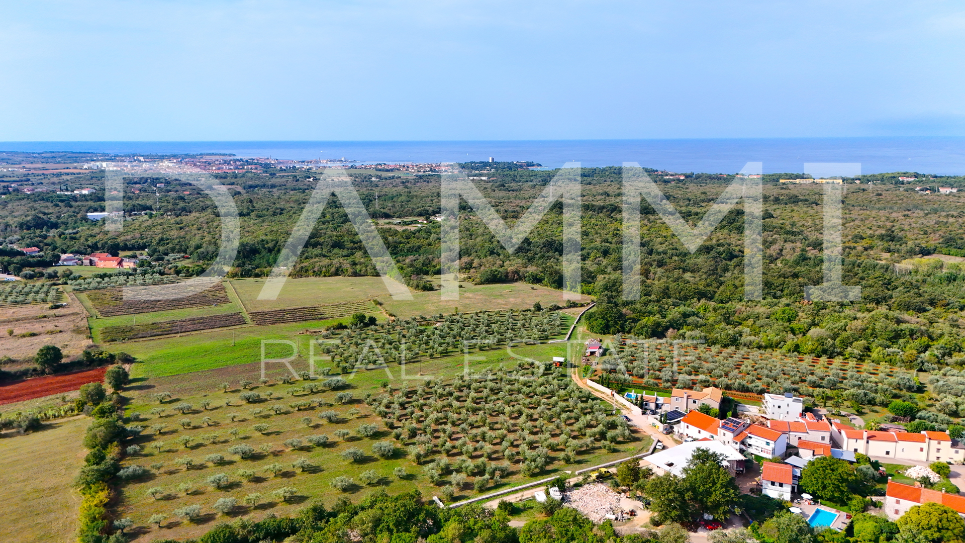 ISTRA, UMAG - Građevinsko zemljište 3 km od mora