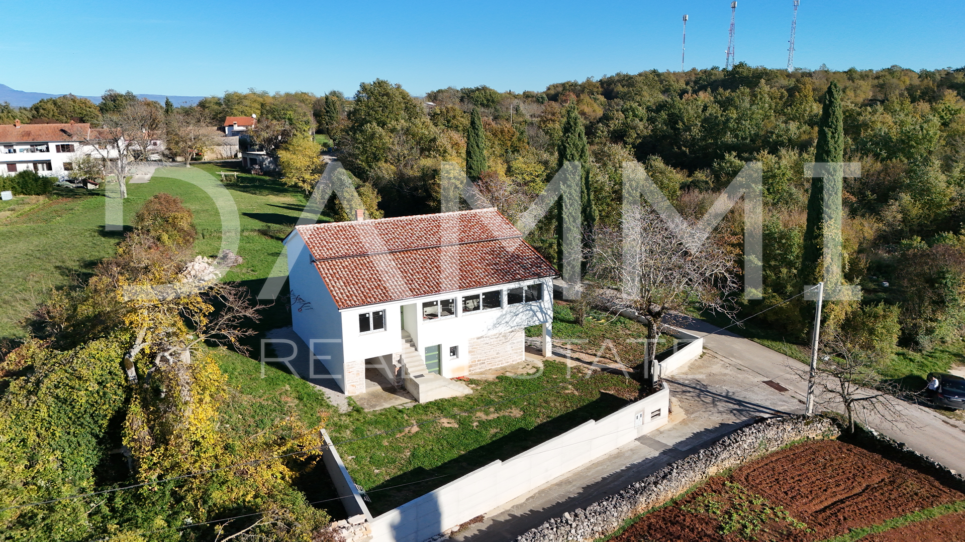 ISTRA, ŽMINJ - Premium detached house with a large yard