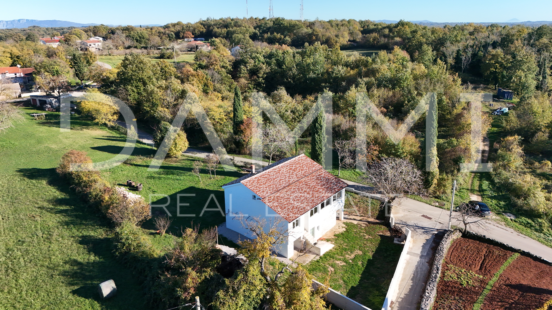ISTRA, ŽMINJ - Premium detached house with a large yard