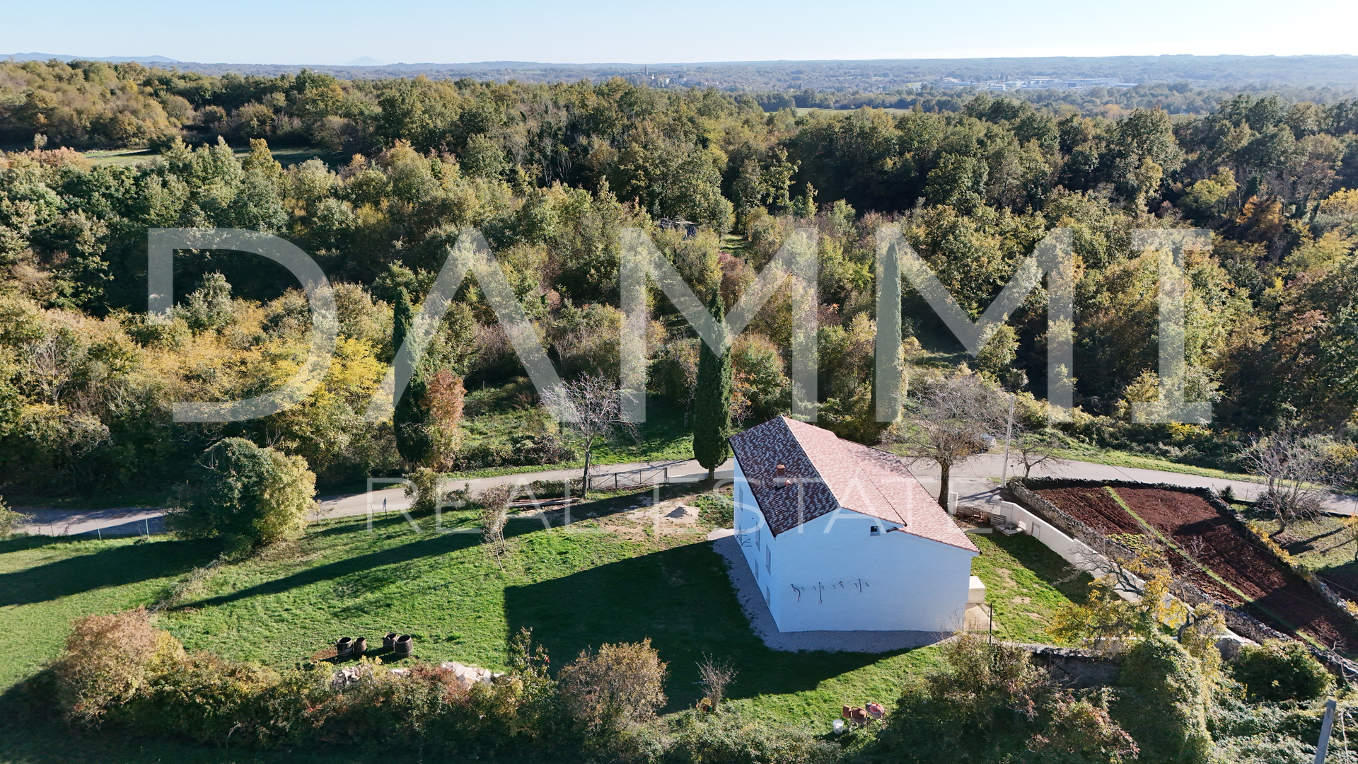 ISTRA, ŽMINJ - Premium detached house with a large yard