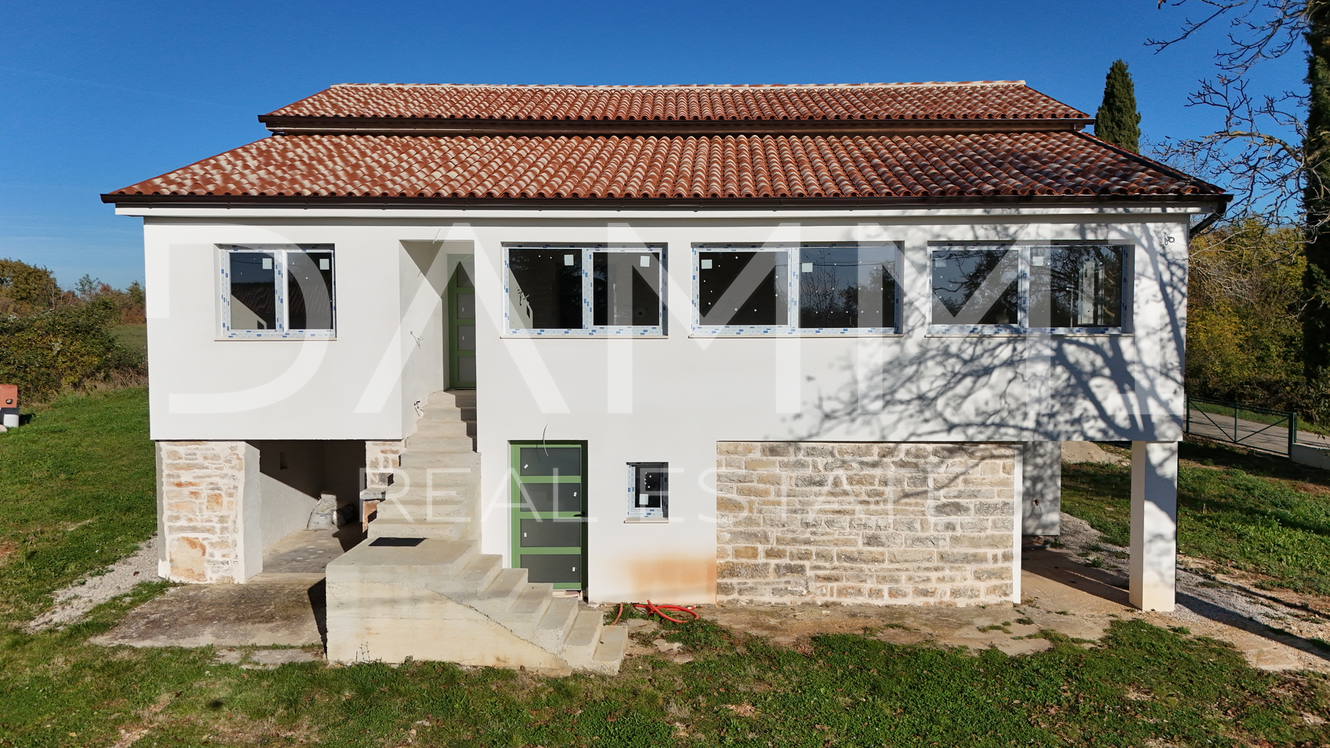 ISTRA, ŽMINJ - Premium detached house with a large yard