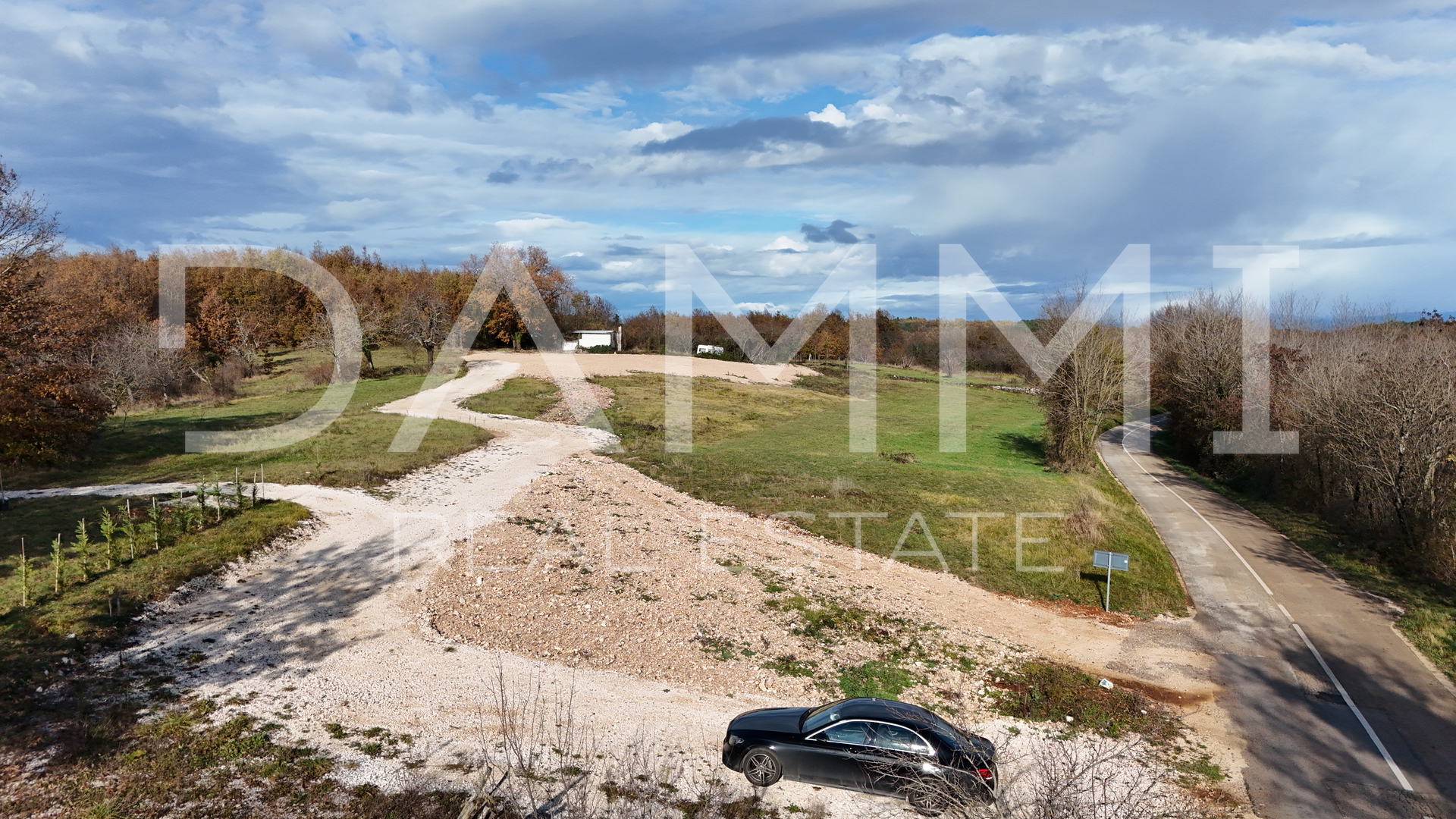 CENTRAL ISTRIA - Larger building land for investors