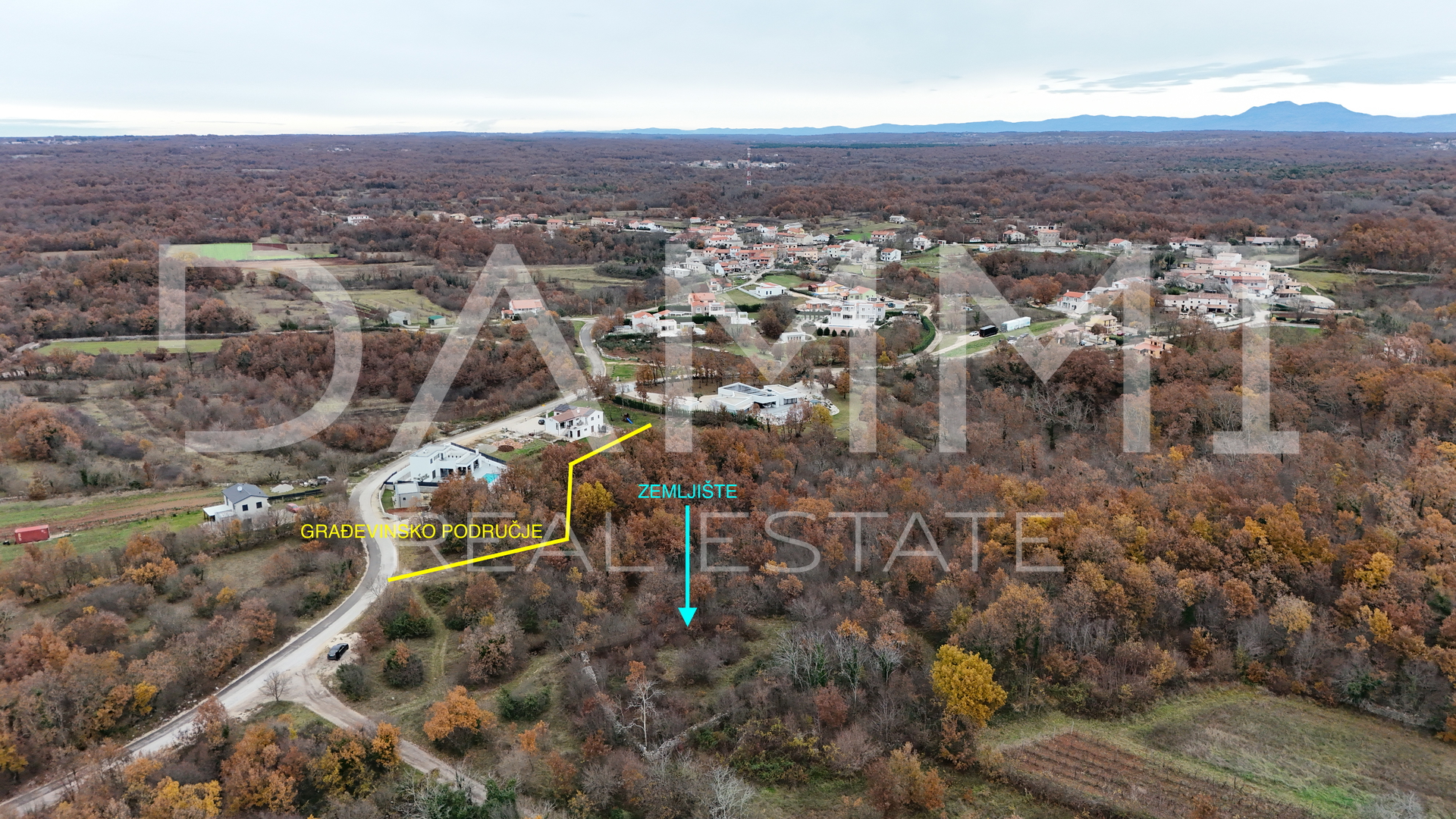 ISTRIA, SVETVINČENAT - Land close to urbanization to the access road 725 m2