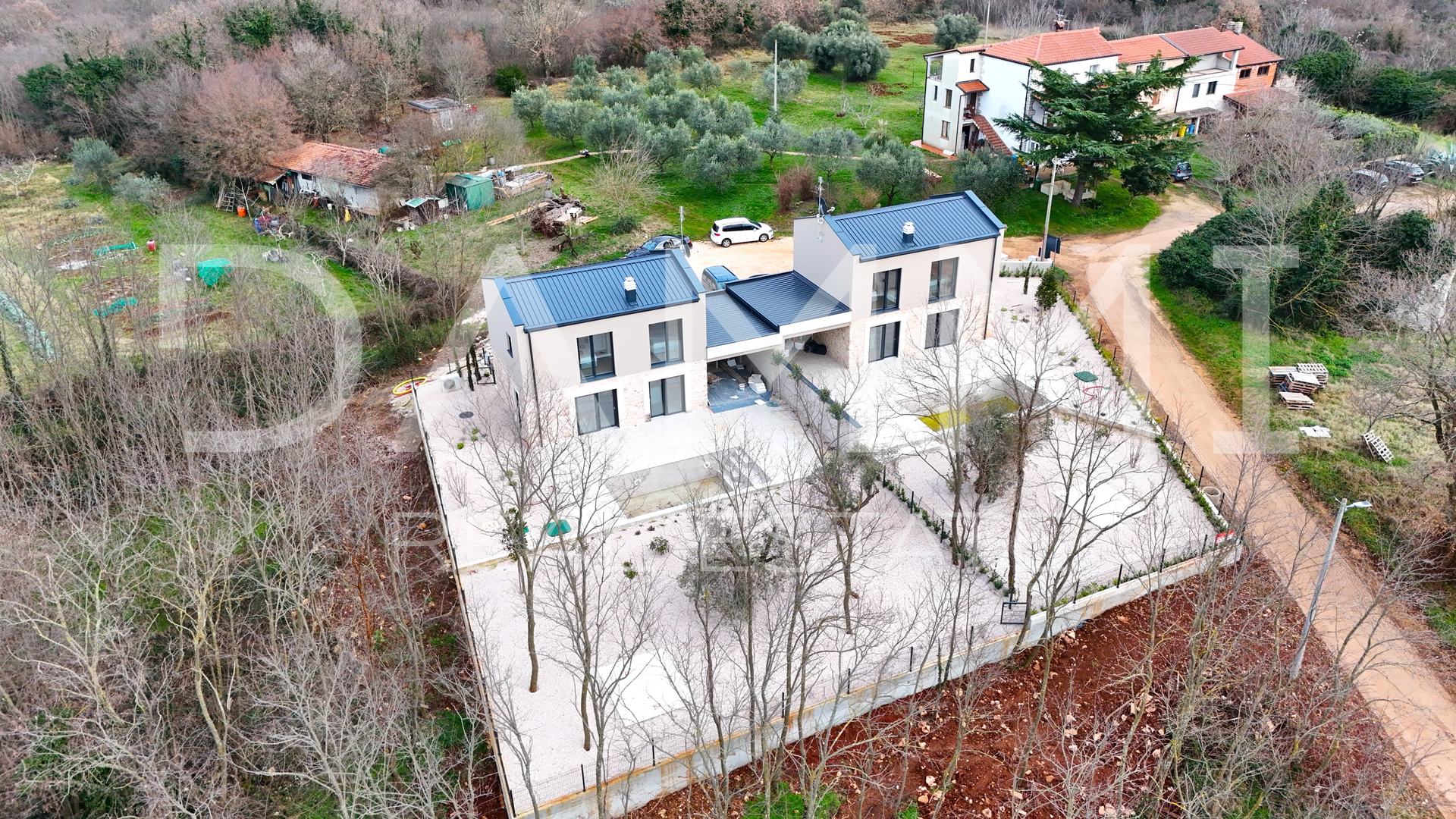 ISTRA&comma; NOVIGRAD - Nova dvojna ku&cacute;a s bazenom na mirnoj lokaciji