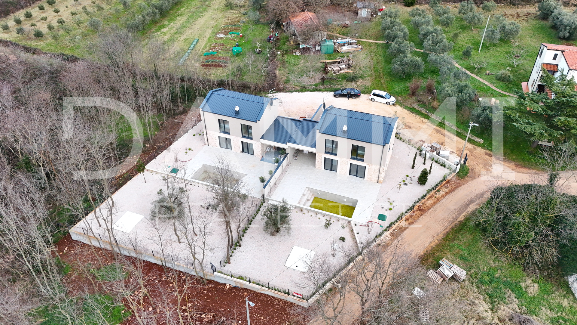 ISTRA&comma; NOVIGRAD - Nova dvojna ku&cacute;a s bazenom na mirnoj lokaciji