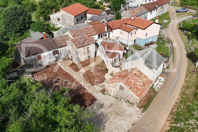 ISTRA, SV. PETAR U ŠUMI - Splendida antica casa istriana da ristrutturare