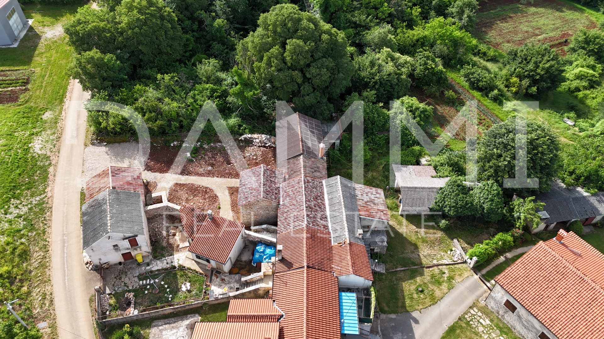 ISTRA&comma; SV&period; PETAR U &Scaron;UMI - Splendida antica casa istriana da ristrutturare