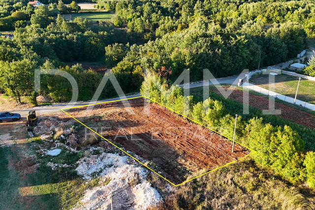 ISTRA, ŽMINJ - Građevinsko zemljište s građevinskom dozvolom top lokacija