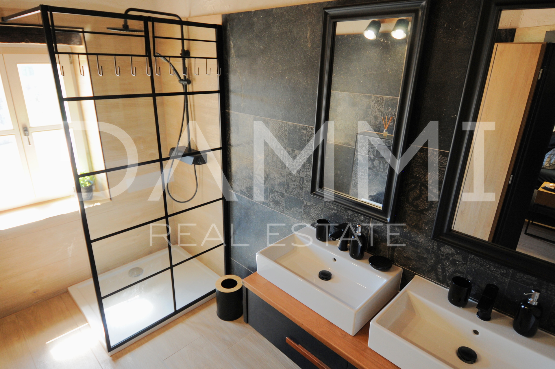 ISTRA&comma; VI&Scaron;NJAN - KAMENA ISTARSKA KU&Cacute;A S BAZENOM