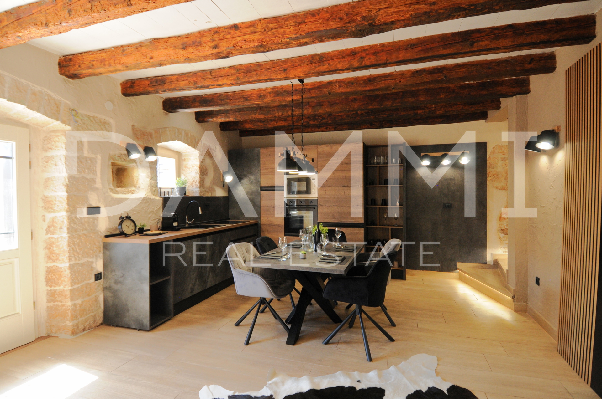 ISTRA&comma; VI&Scaron;NJAN - KAMENA ISTARSKA KU&Cacute;A S BAZENOM