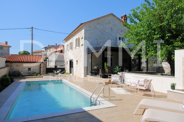 ISTRA, VIŠNJAN - KAMENA ISTARSKA KUĆA S BAZENOM