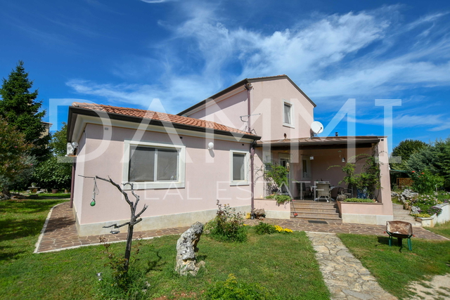 ISTRA, UMAG – Freistehendes Haus mit großem Garten