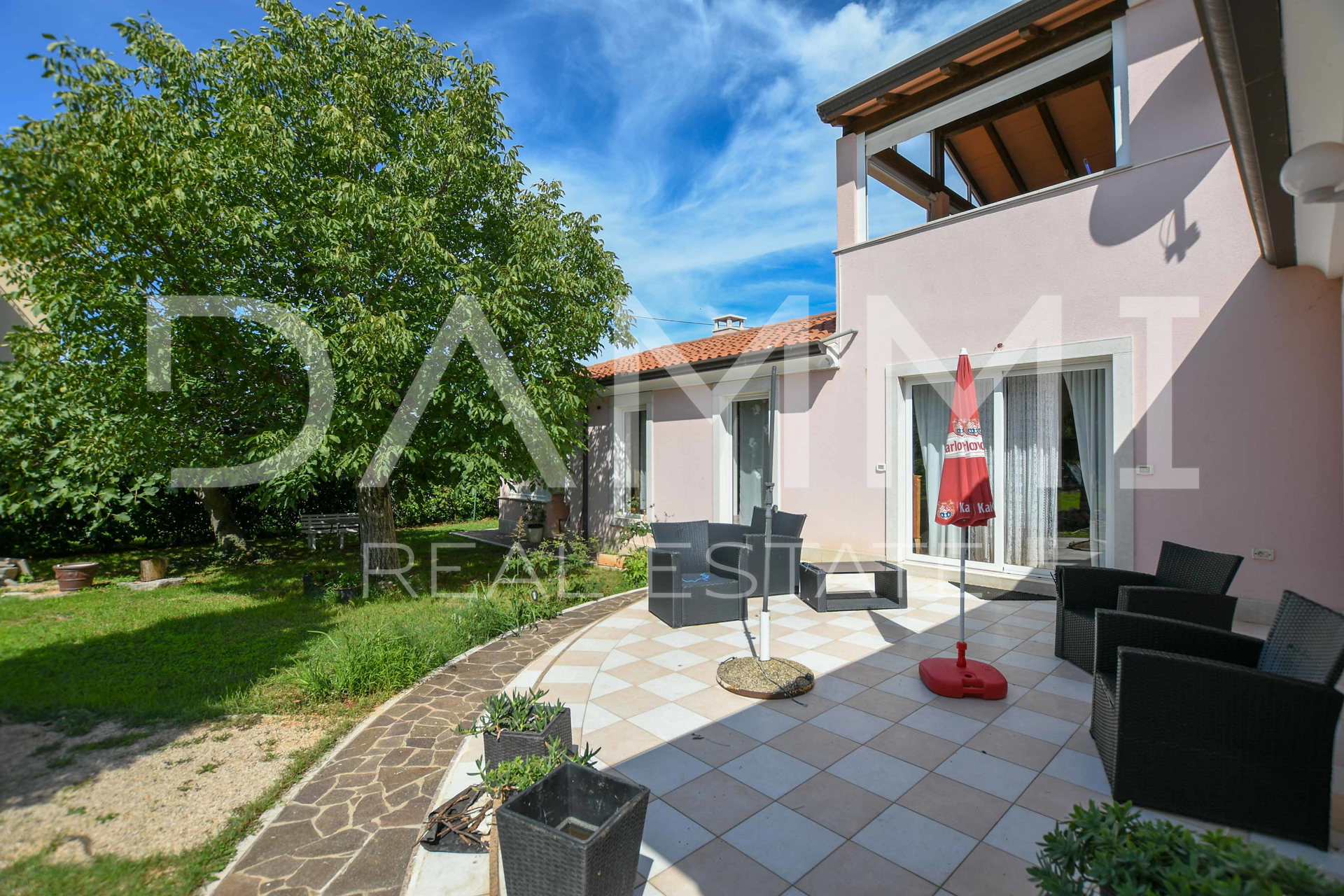 ISTRA&comma; UMAG - Detached house with large yard