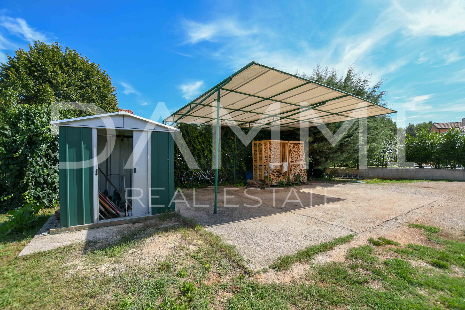 ISTRA&comma; UMAG - Detached house with large yard