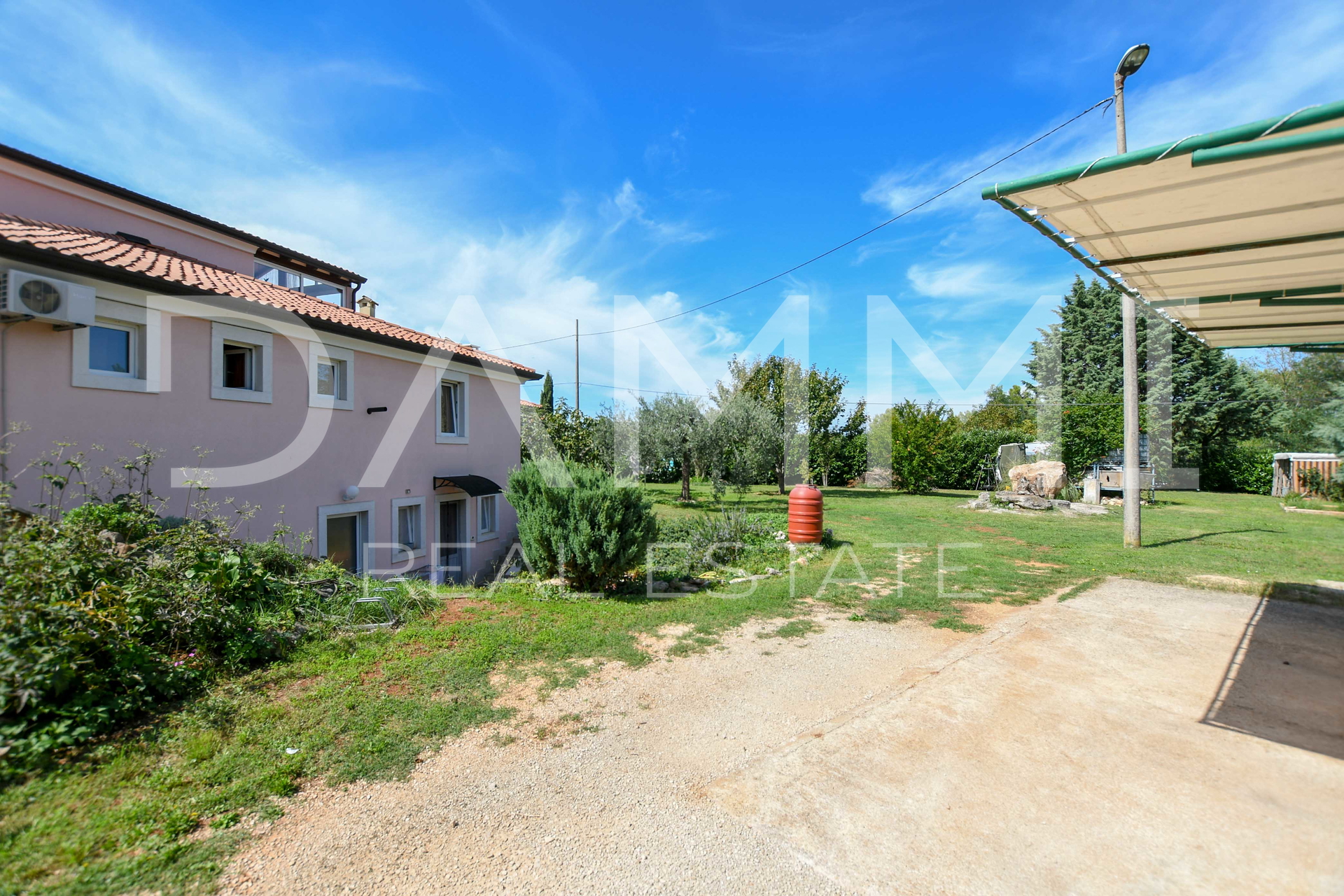 ISTRA&comma; UMAG - Detached house with large yard