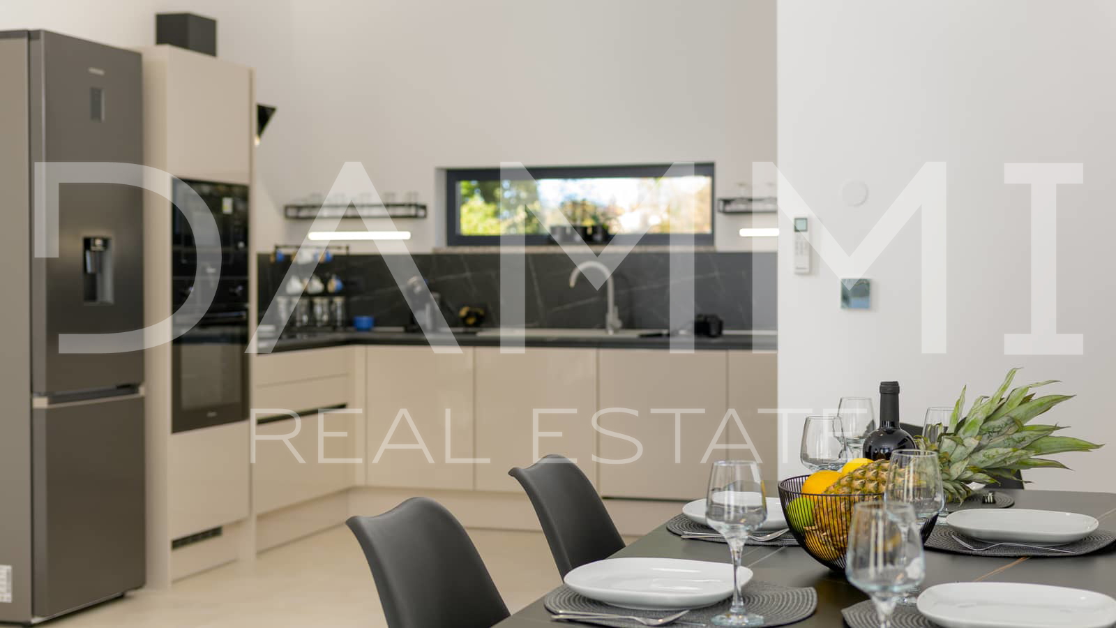 ISTRA&comma; KANFANAR - Moderna prizemnica s bazenom top lokacija