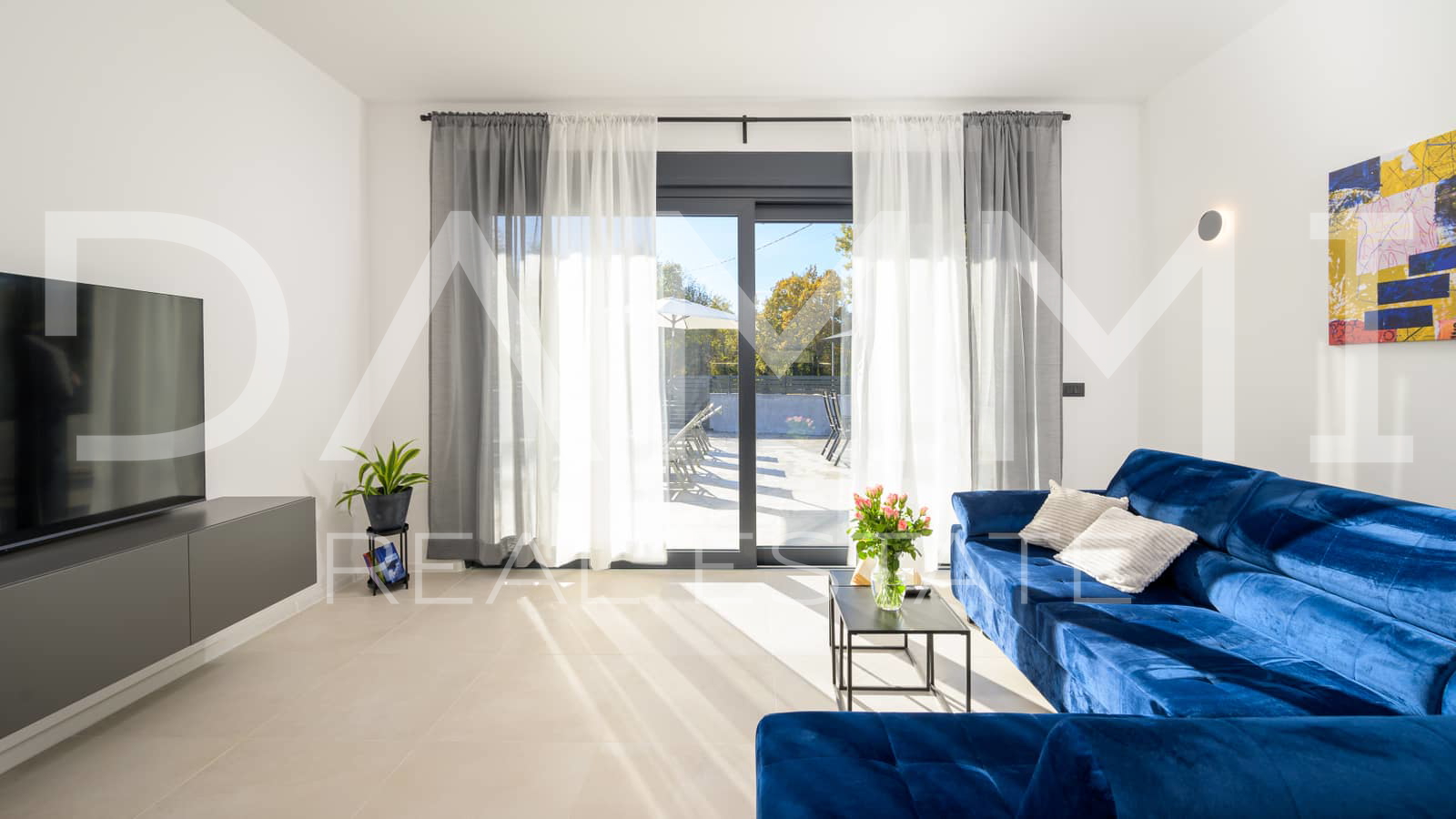 ISTRA&comma; KANFANAR - Moderna prizemnica s bazenom top lokacija