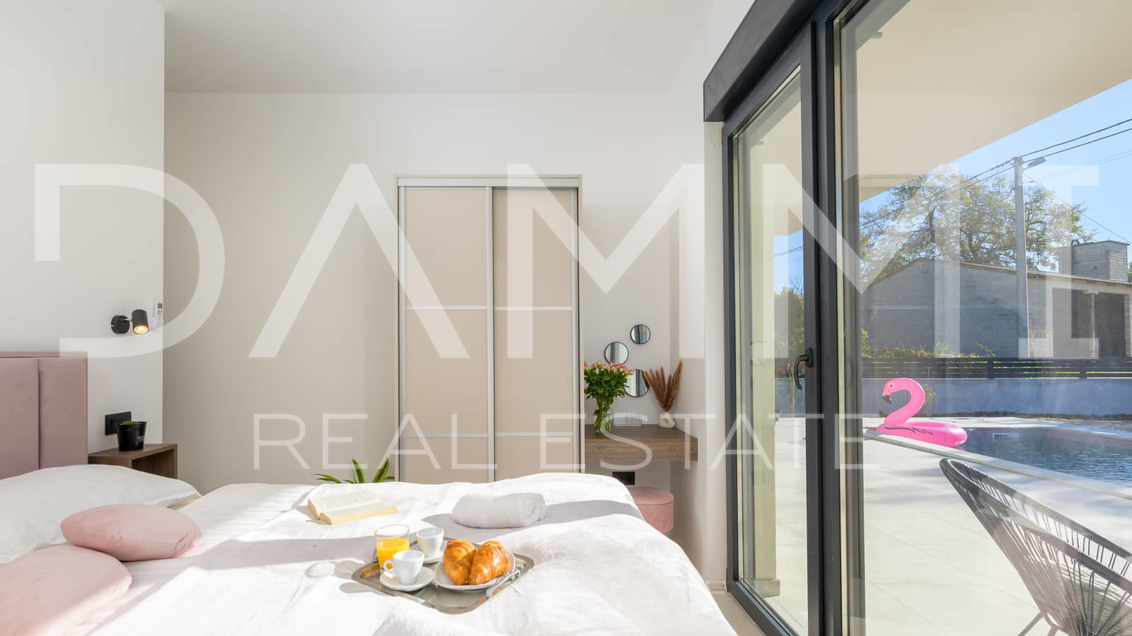 ISTRA&comma; KANFANAR - Moderna prizemnica s bazenom top lokacija