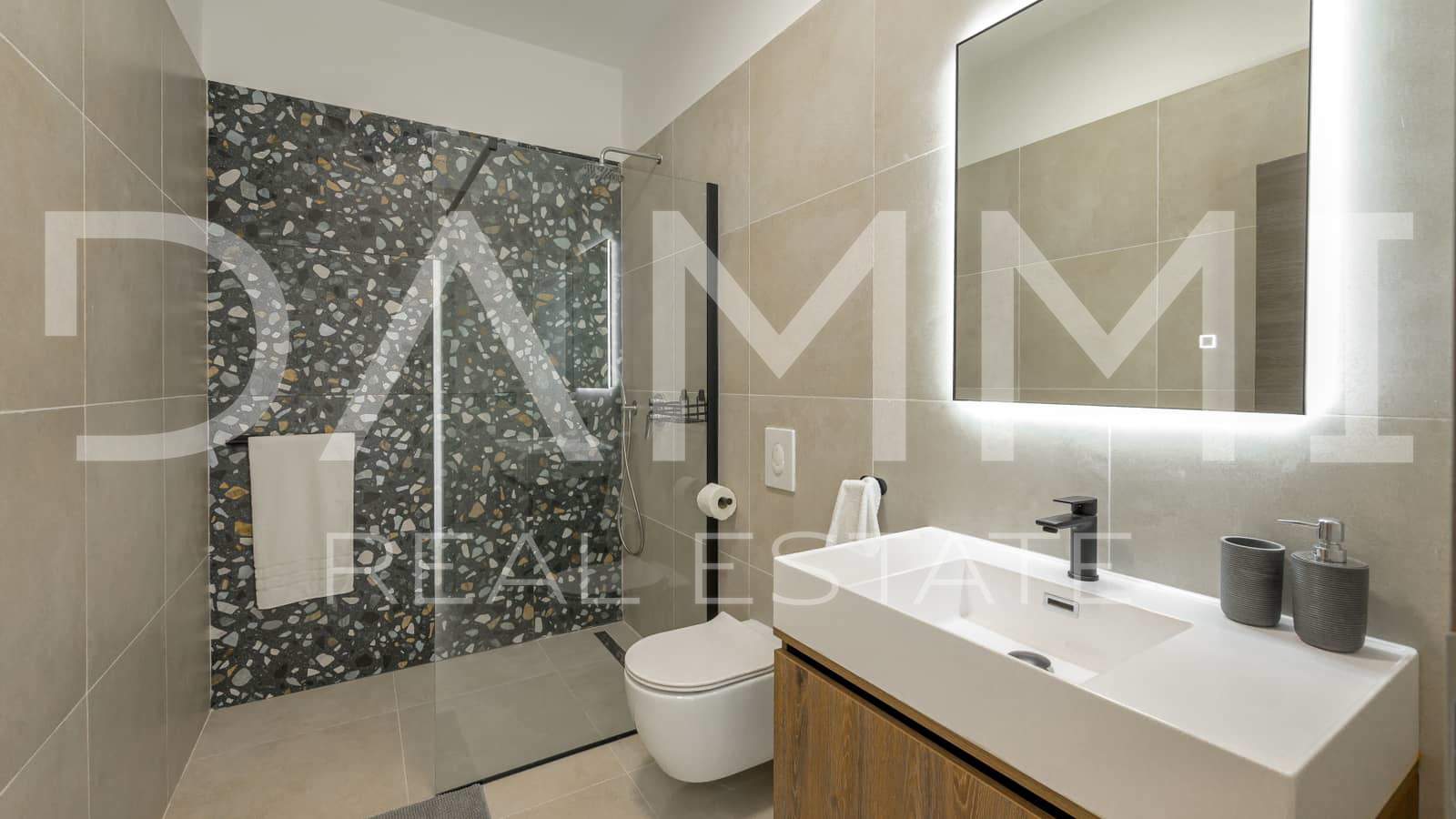 ISTRA&comma; KANFANAR - Moderna prizemnica s bazenom top lokacija