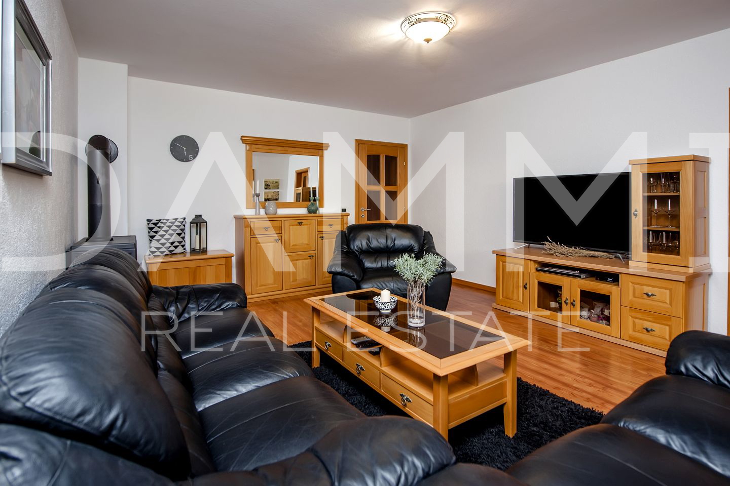 ISTRA&comma; BADERNA - Ku&cacute;a u nizu nedaleko od Baderne