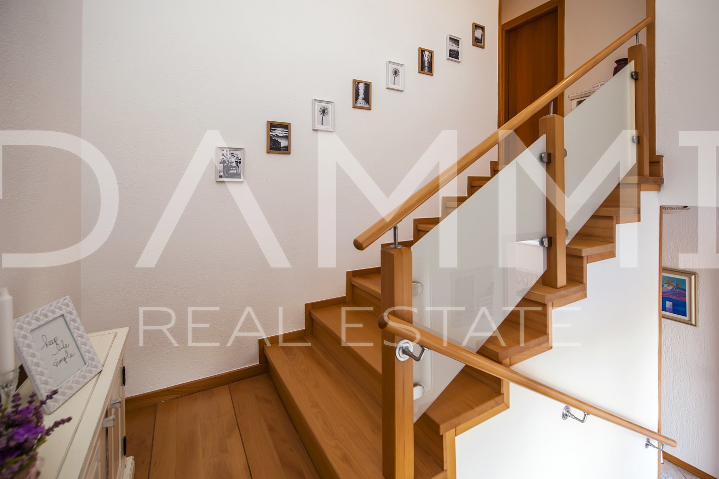 ISTRA&comma; BADERNA - Ku&cacute;a u nizu nedaleko od Baderne