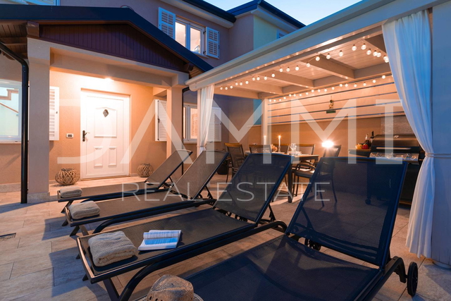 ISTRA, BADERNA - Kuća u nizu nedaleko od Baderne