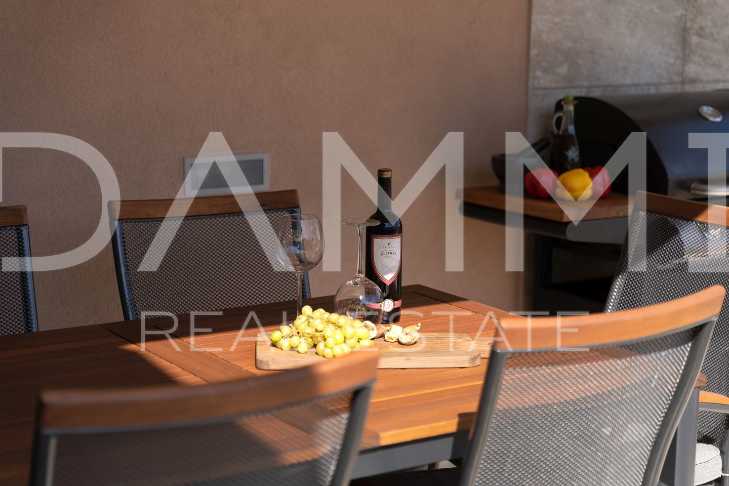 ISTRA&comma; BADERNA - Ku&cacute;a u nizu nedaleko od Baderne