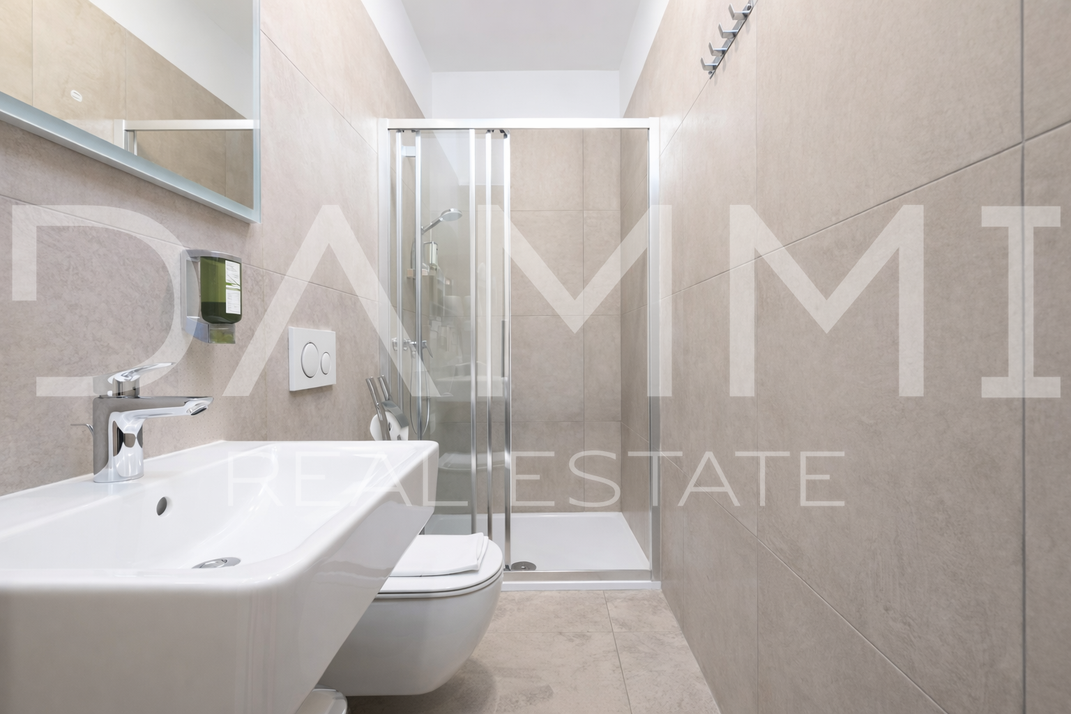 Pula&comma; centro - appartamento con 4 unit&agrave; e parcheggio