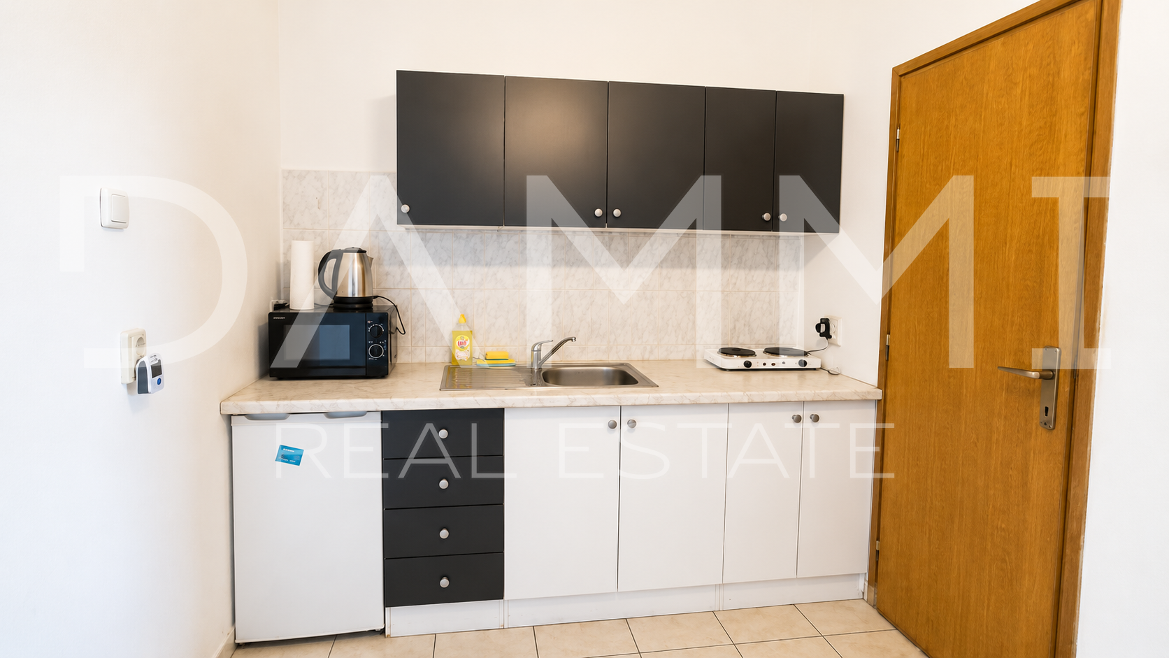 Pula&comma; centar&comma; Stan sa 4 studio apartmana