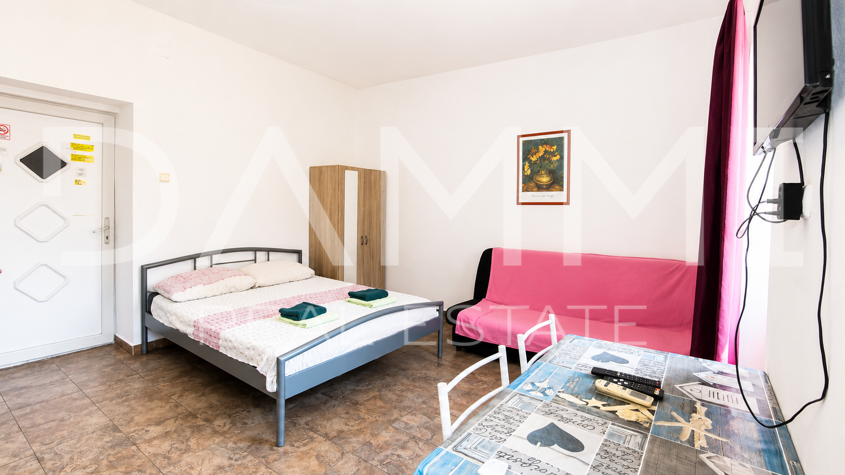 Pula&comma; centar&comma; Stan sa 4 studio apartmana