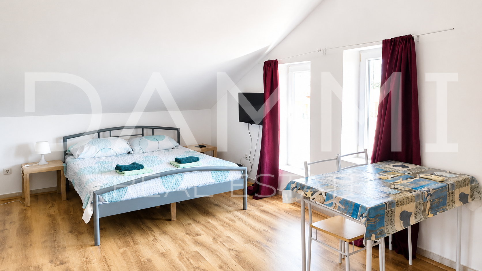 Pula&comma; centar&comma; Stan sa 3 studio apartmana