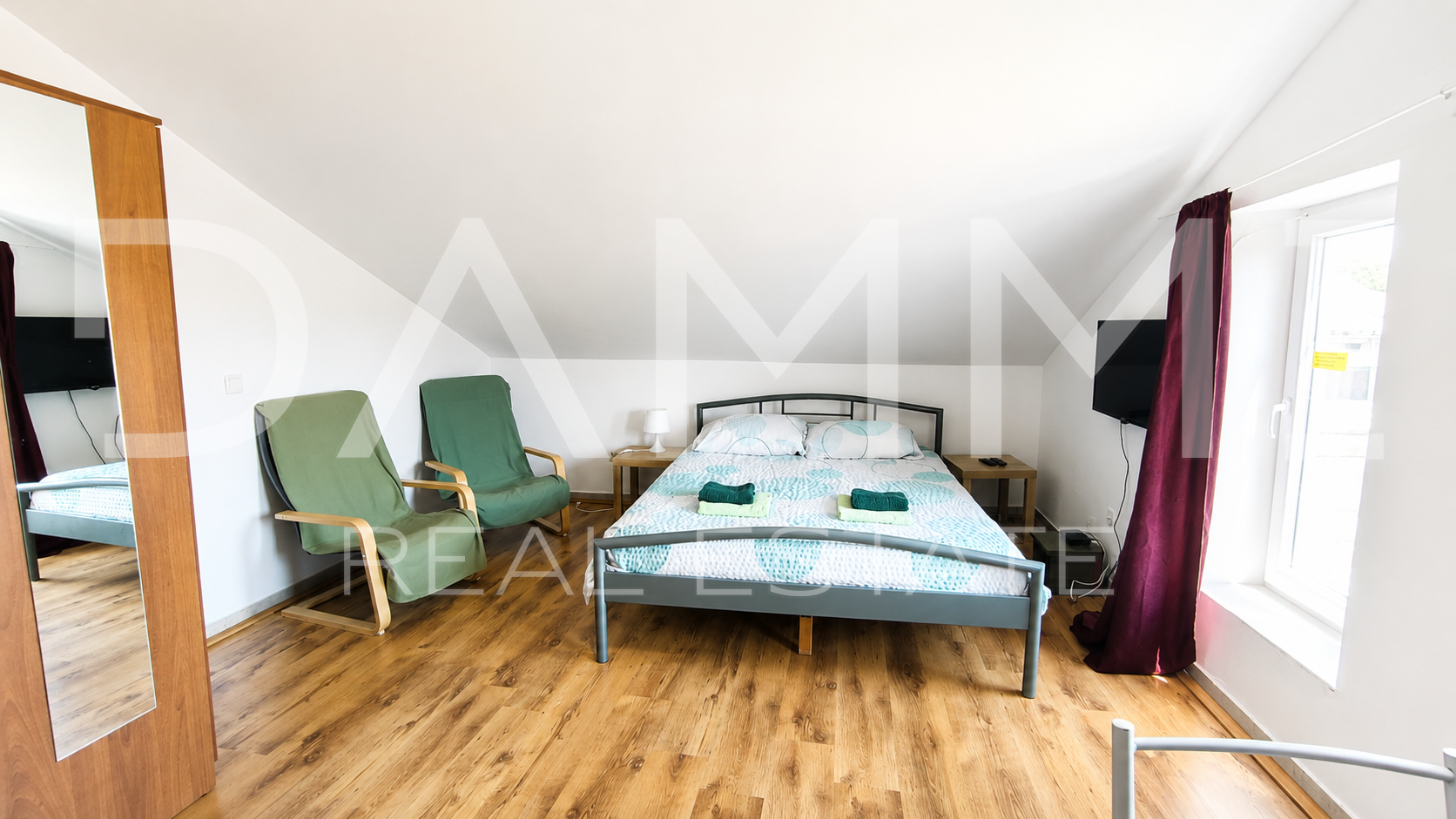 Pula&comma; centar&comma; Stan sa 3 studio apartmana