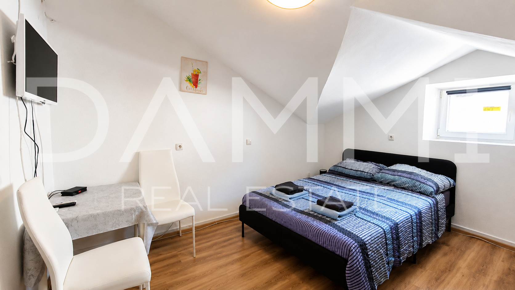 Pula&comma; centar&comma; Stan sa 3 studio apartmana