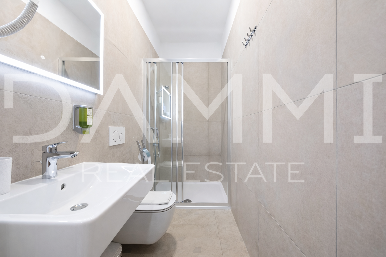 Pula&comma; centro - appartamento con 4 unit&agrave; e parcheggio