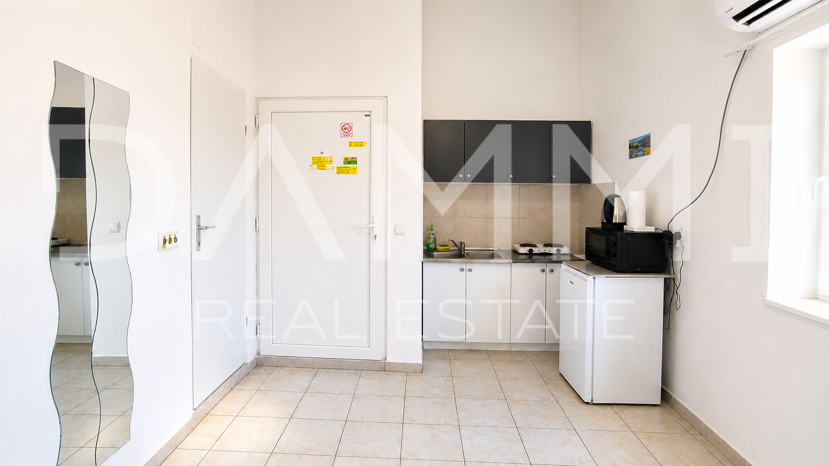 Pula&comma; centar&comma; Stan sa 3 studio apartmana