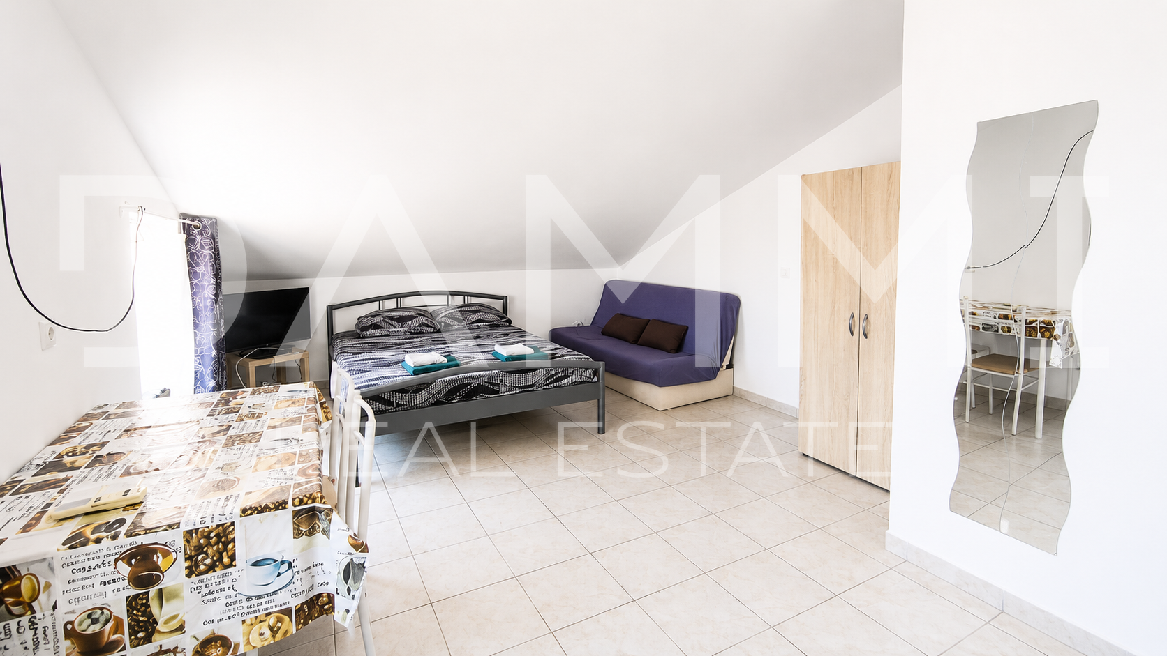 Pula&comma; centar&comma; Stan sa 3 studio apartmana