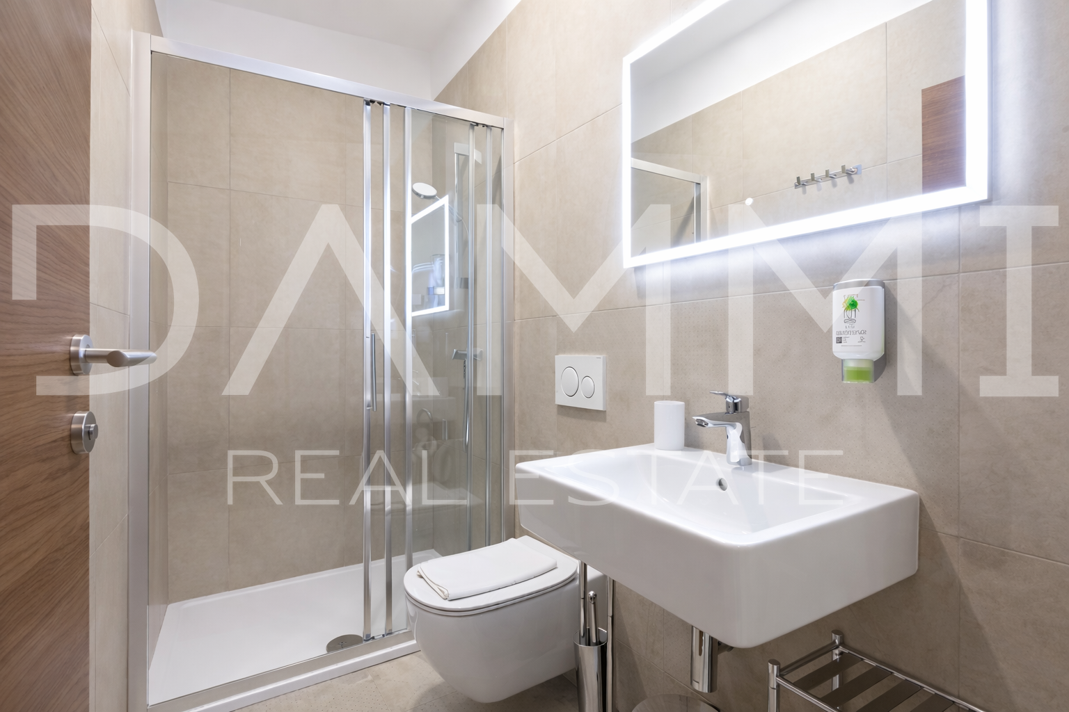 Pula&comma; centro - appartamento con 4 unit&agrave; e parcheggio