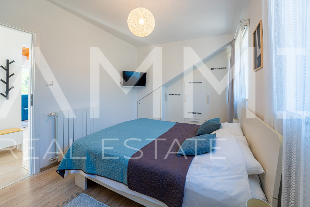 SREDI&Scaron;NJA ISTRA - &Scaron;armantna ku&cacute;a s bazenom okru&zcaron;ena prirodom