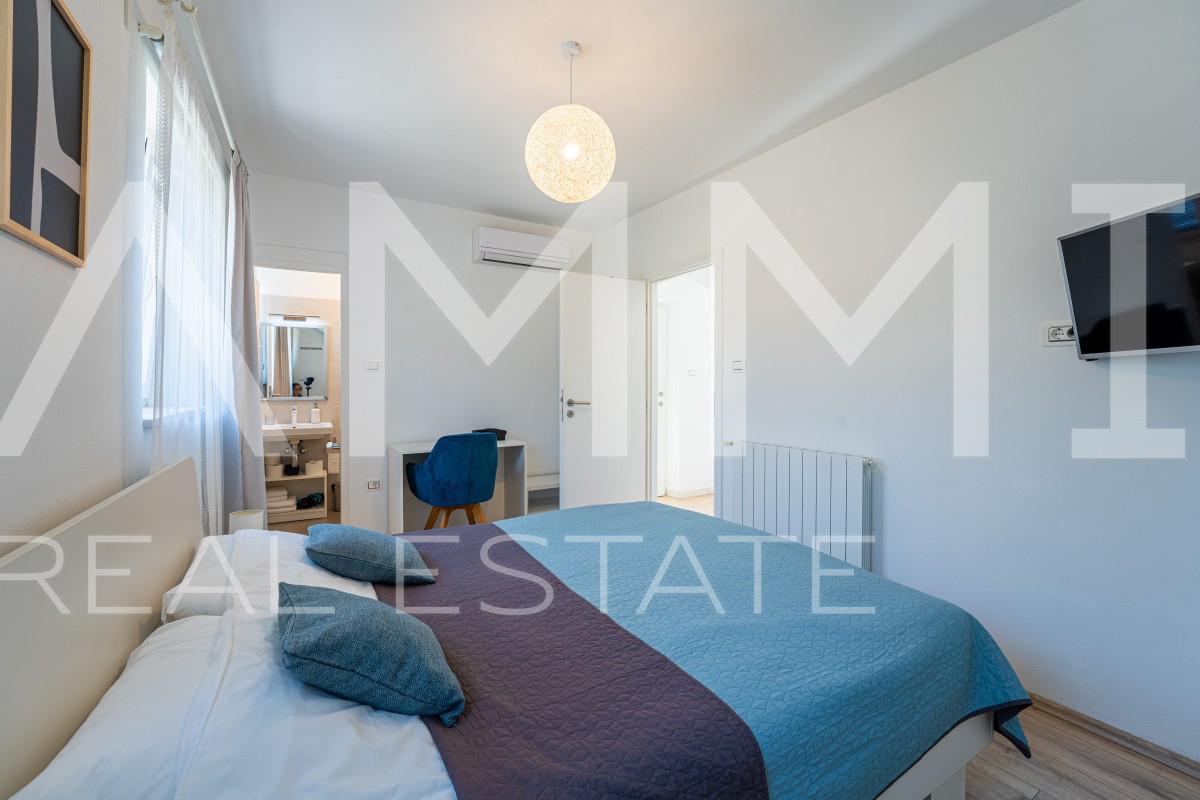 SREDI&Scaron;NJA ISTRA - &Scaron;armantna ku&cacute;a s bazenom okru&zcaron;ena prirodom